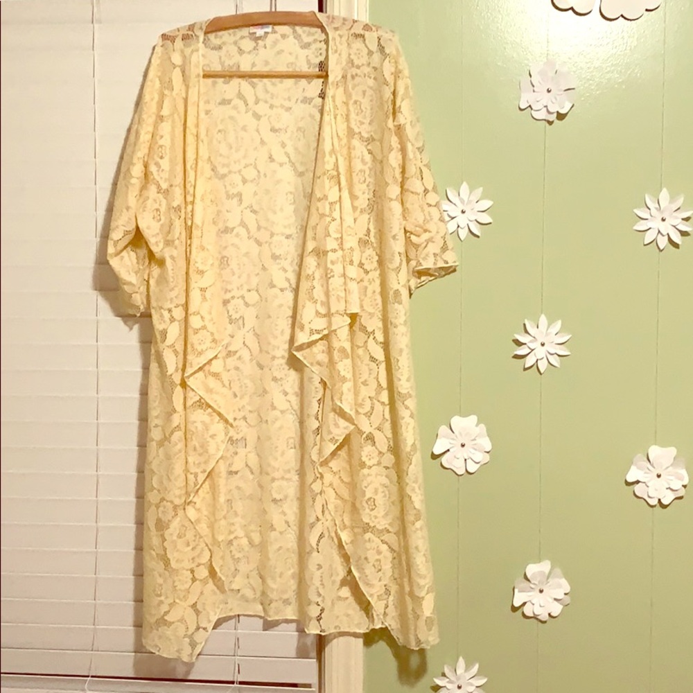 Lularoe M Shirley - cream color